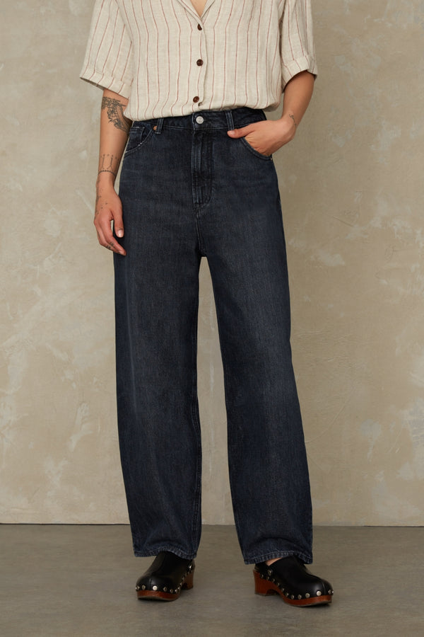 LEILA CROPPED | CLEAN BURGOS RECYCLED DARK