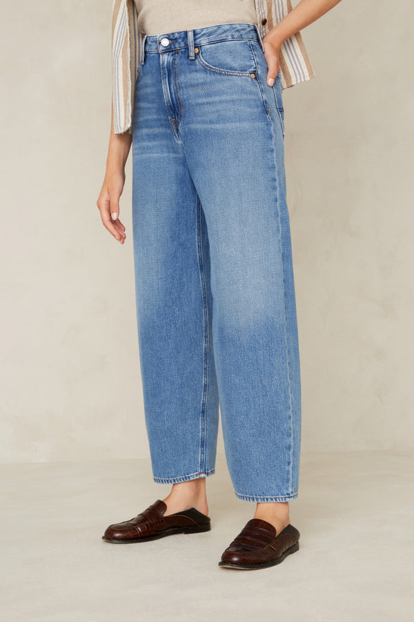 LEILA CROPPED | CLEAN MID VINTAGE