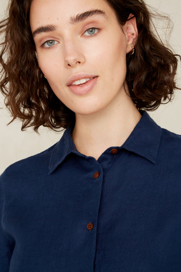 TAJA | WORKER BLUE LINEN