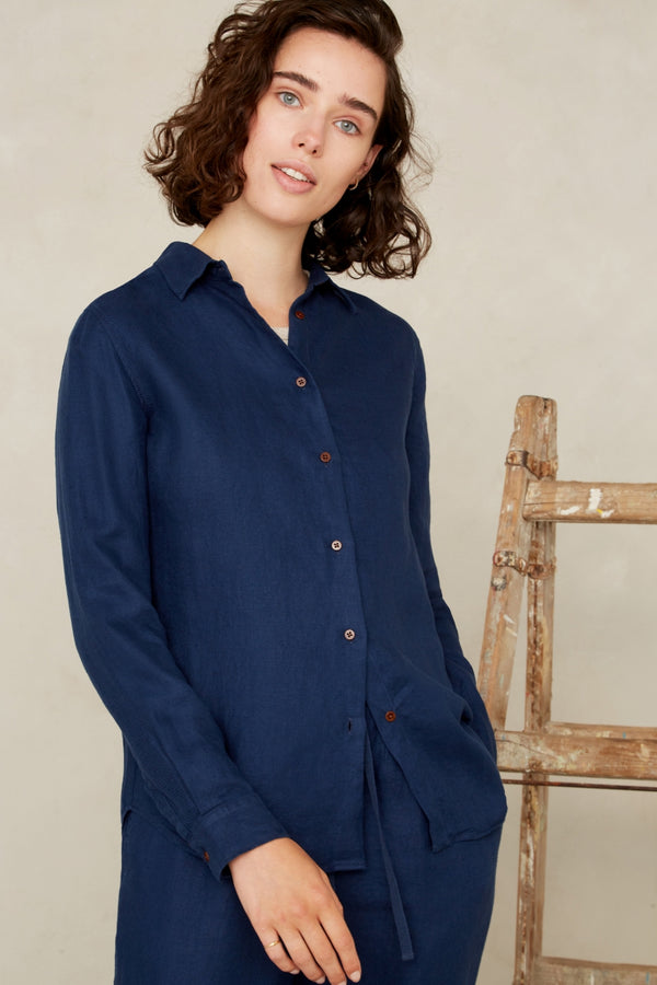 TAJA | WORKER BLUE LINEN