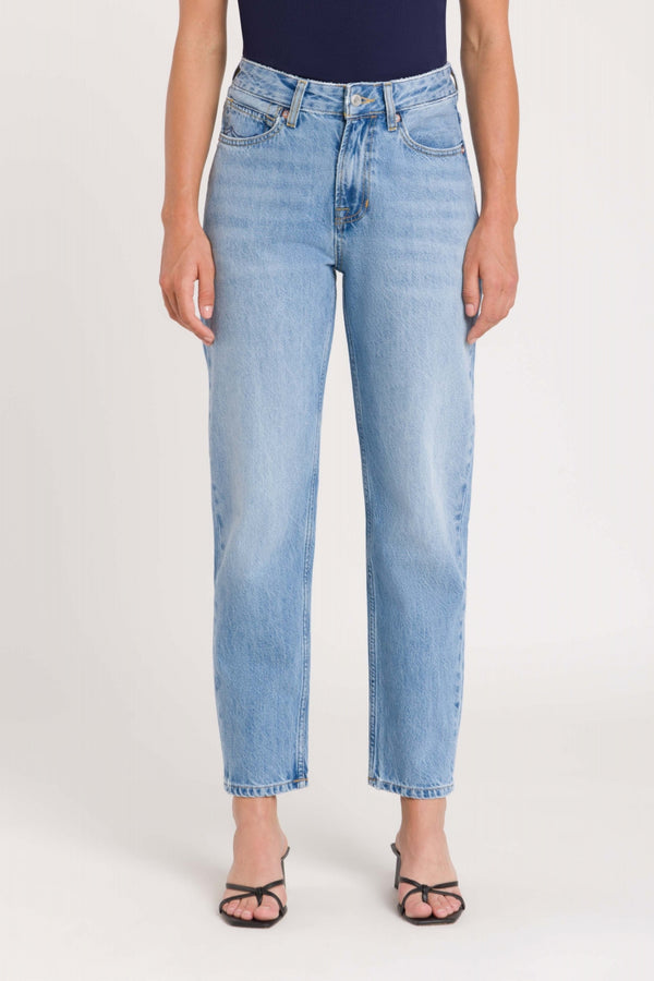CAROLINE CROPPED | BLUE REEF SUPER LIGHT USED