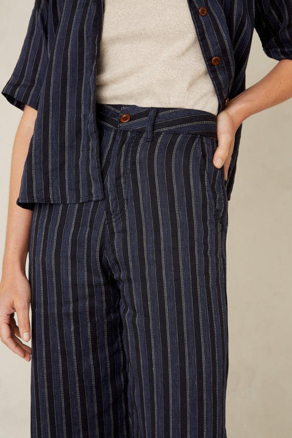 LEILA CROPPED | BLUE LINEN STRIPE