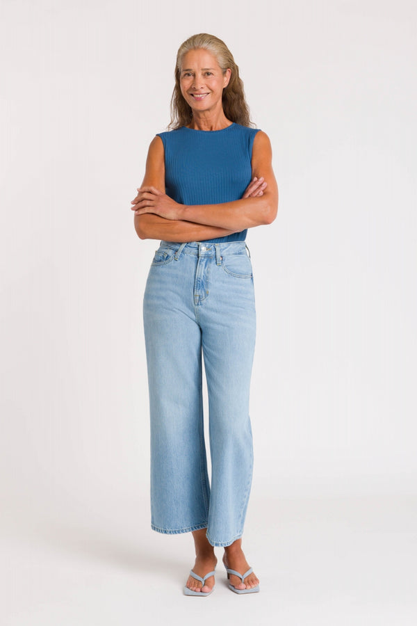 ELISABETH CROPPED | BLUE REEF SUPER LIGHT USED