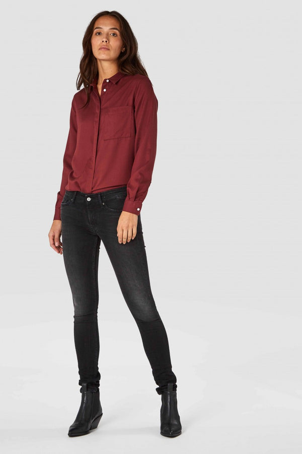 JUNO | BLACK WORN IN